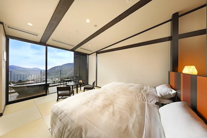 Onsens privativos externo no hotel Ten-yu em Hakone - Xtravel