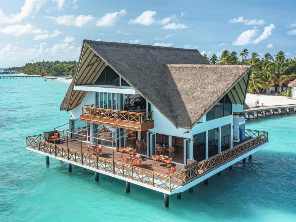 Mercure Maldives Kooddoo Resort - Xtravel